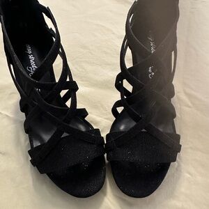Easy Street. Size 7W.  Black glitter.